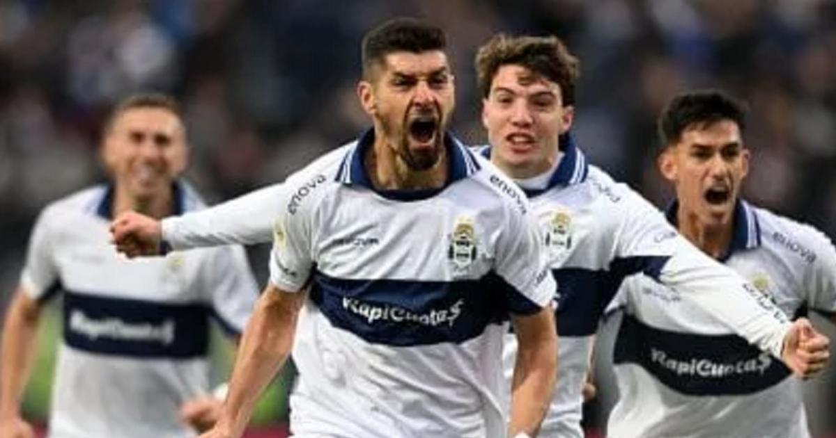 Gimnasia sorprendioacute a Independiente y logroacute su primer triunfo en la Liga Profesional