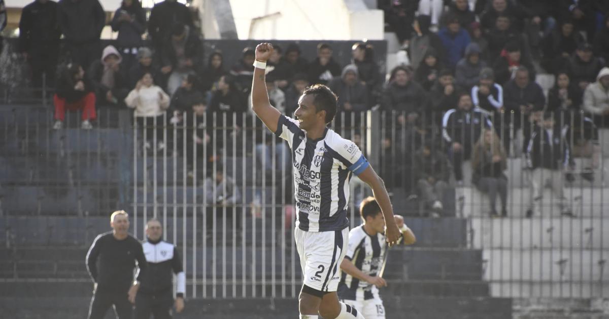 Sarmiento lo dio vuelta y es nico puntero del Federal A