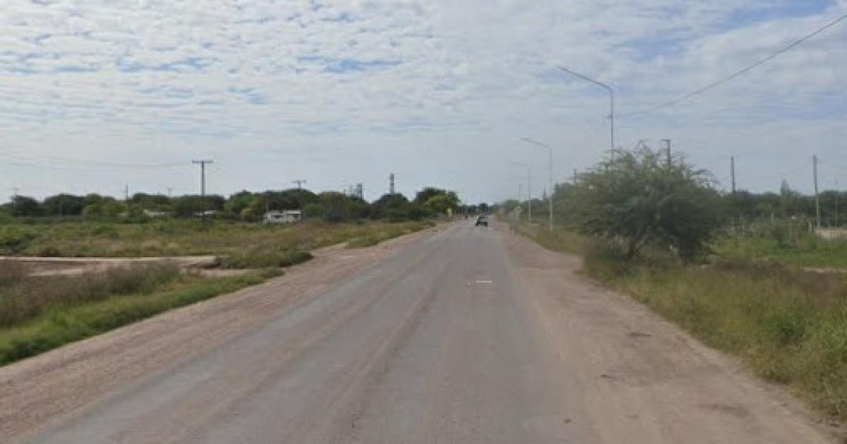 Otro ataque a colectivo- un sujeto arrojó objetos contra la unidad y es buscado