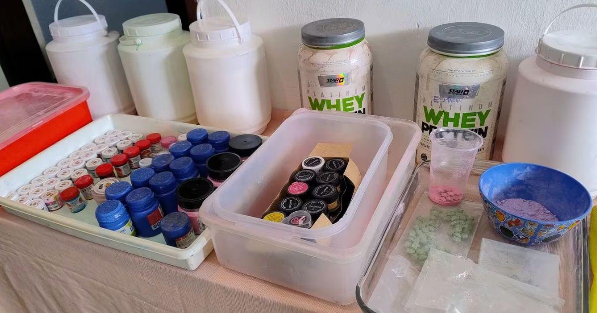 Clausuraron un laboratorio clandestino que produciacutea 14 mil pastillas de eacutextasis