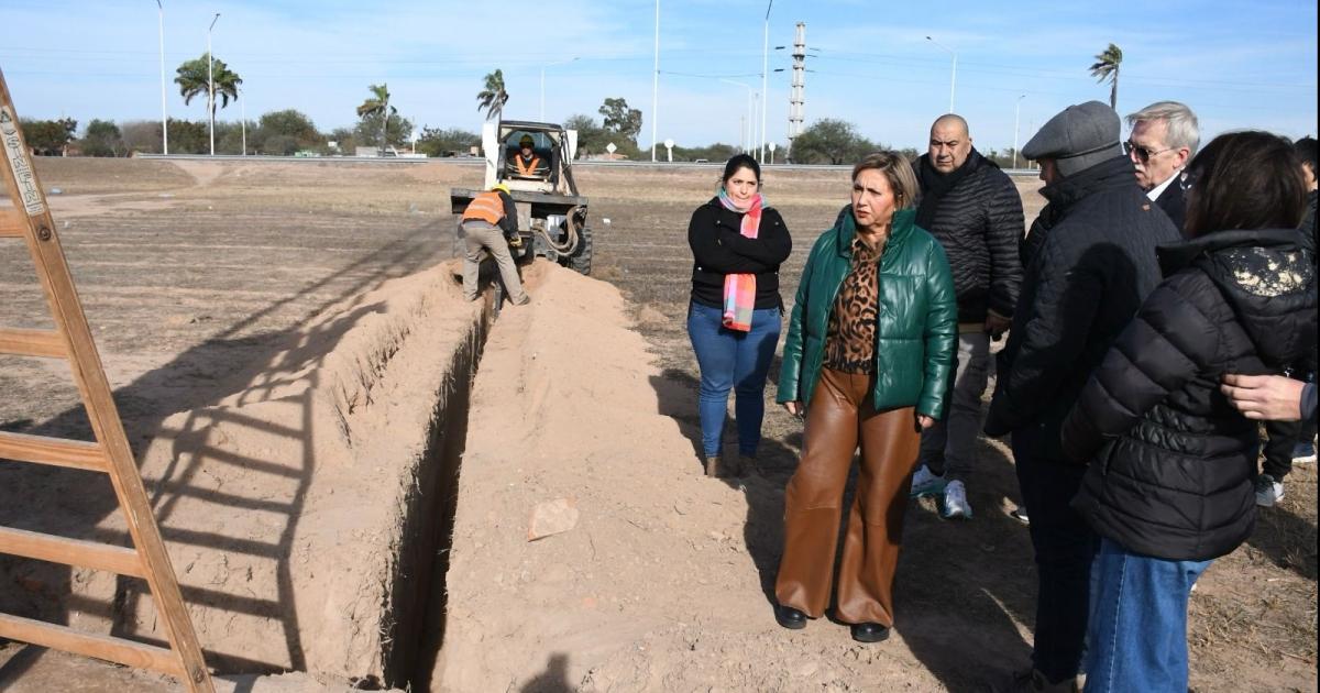 Obras Puacuteblicas continuacutea con su programa de mantenimiento de calzadas en el Bdeg Borges