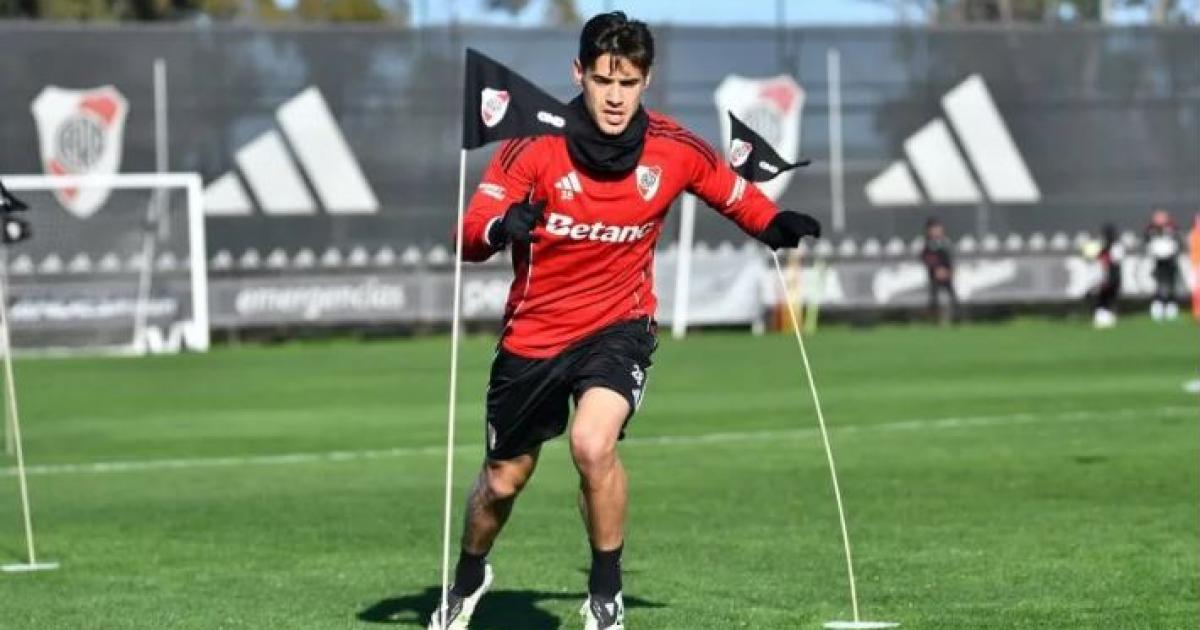 Martiacutenez Quarta sintioacute una molestia en la rodilla derecha y no vendraacute