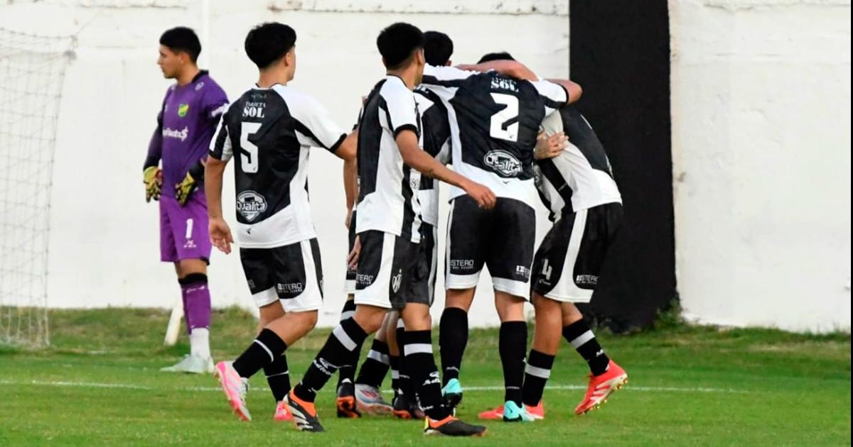 La Reserva de Central Córdoba ganó y lidera la Zona A