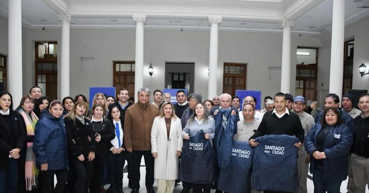 La intendente entregoacute camperas a personal de Calidad de Vida