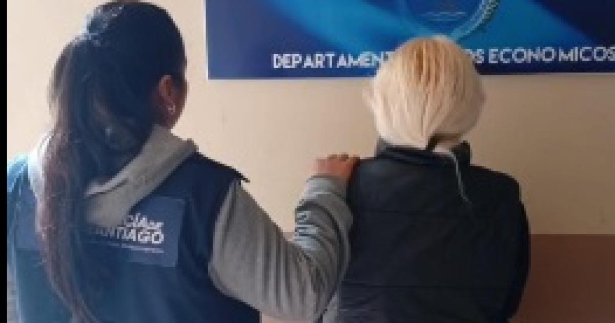 Mujer terminoacute presa acusada de falsificar documentacioacuten meacutedica