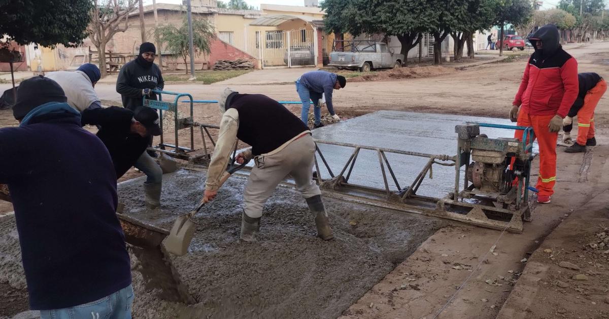 Frías- siguen con los trabajos de pavimentación en varios barrios