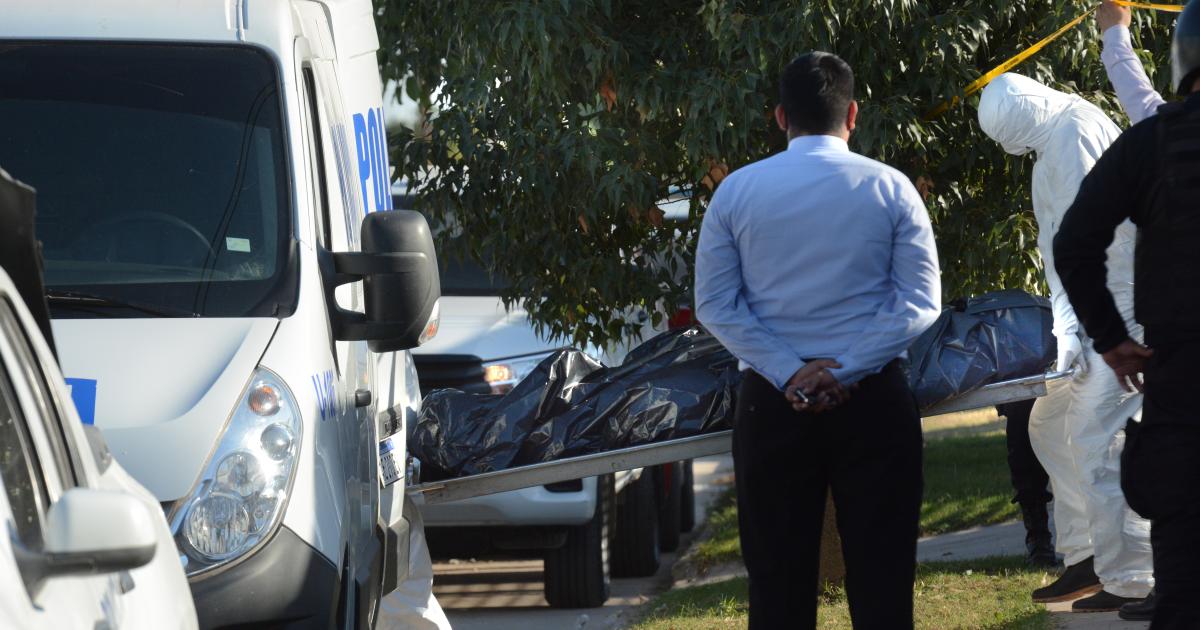 Fue a poner la pava para el mate volvioacute y halloacute a jefe ahorcado