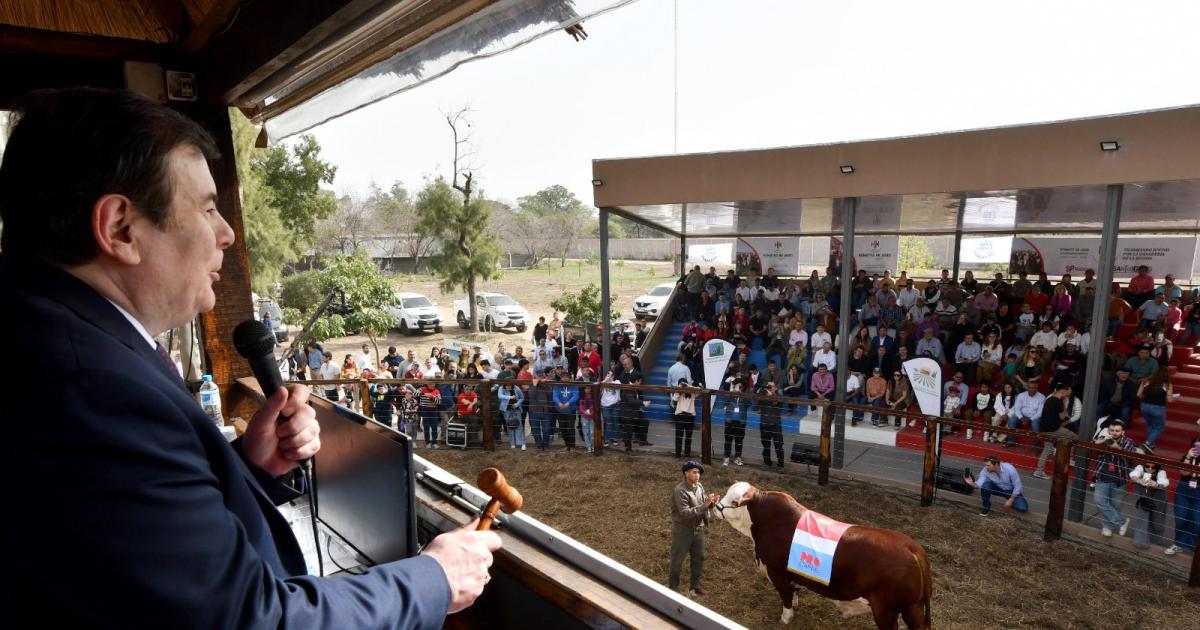 El gobernador Gerardo Zamora participoacute de la apertura oficial de la Expo Santiago Productivo