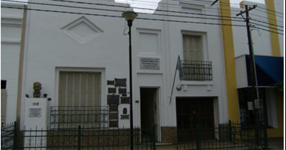 Arturo Illia- un presidente que se extrantildea