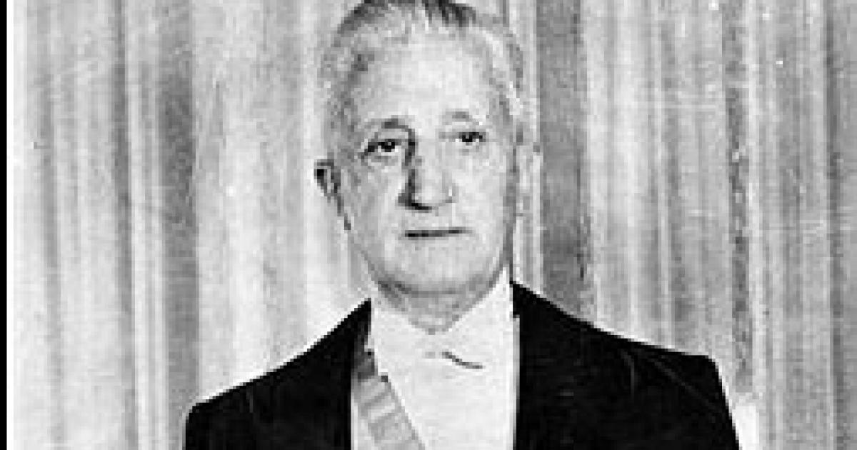 Arturo Illia- un presidente que se extrantildea