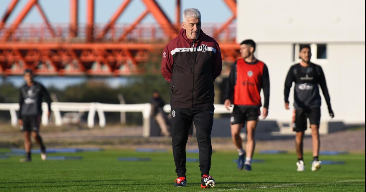 El parate le vino bien a Central Coacuterdoba que recupera soldados para el viernes