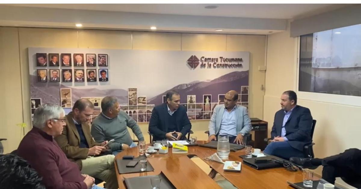 Constructores de Santiago y el NOA expresan su desacuerdo con el Gobierno por la paraacutelisis de la Obra Puacuteblica