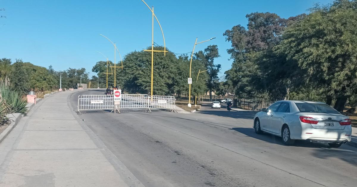 Atencioacuten conductores- Traacutensito informoacute que realizaraacuten desviacuteos en Nuacutentildeez del Prado