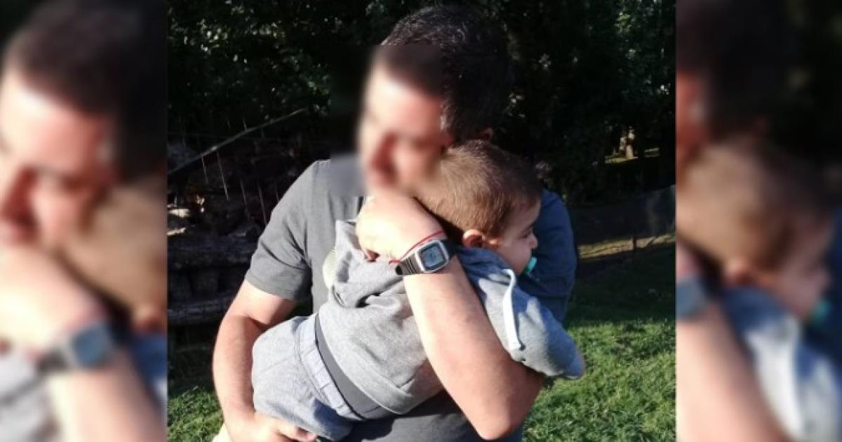 Alejandro Ruffo con su hijo en brazos (Foto- Facebook  Ale Ruffo)