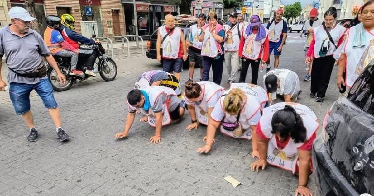 Peregrinos santiaguentildeos ya se preparan para llegar a pie al altar de la Virgen del Valle