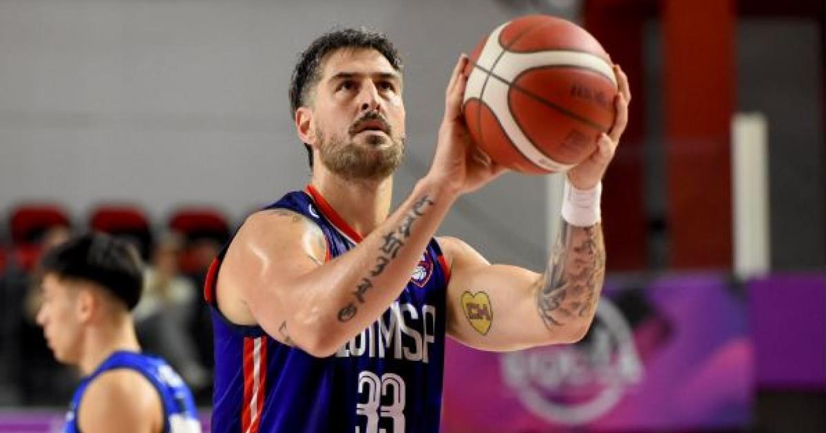 Nico Romano sigue siendo fusionado