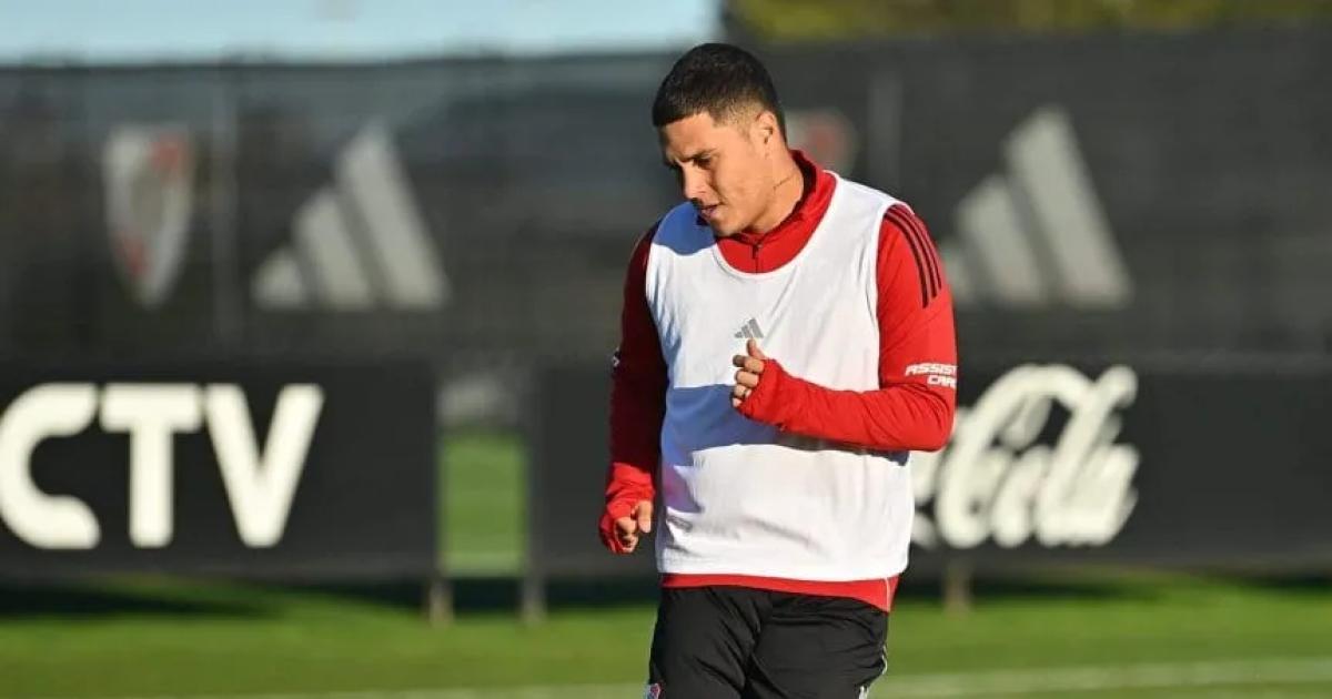 Sorpresa en River- Gallardo proboacute con Quintero y podriacutea ser titular ante Independiente