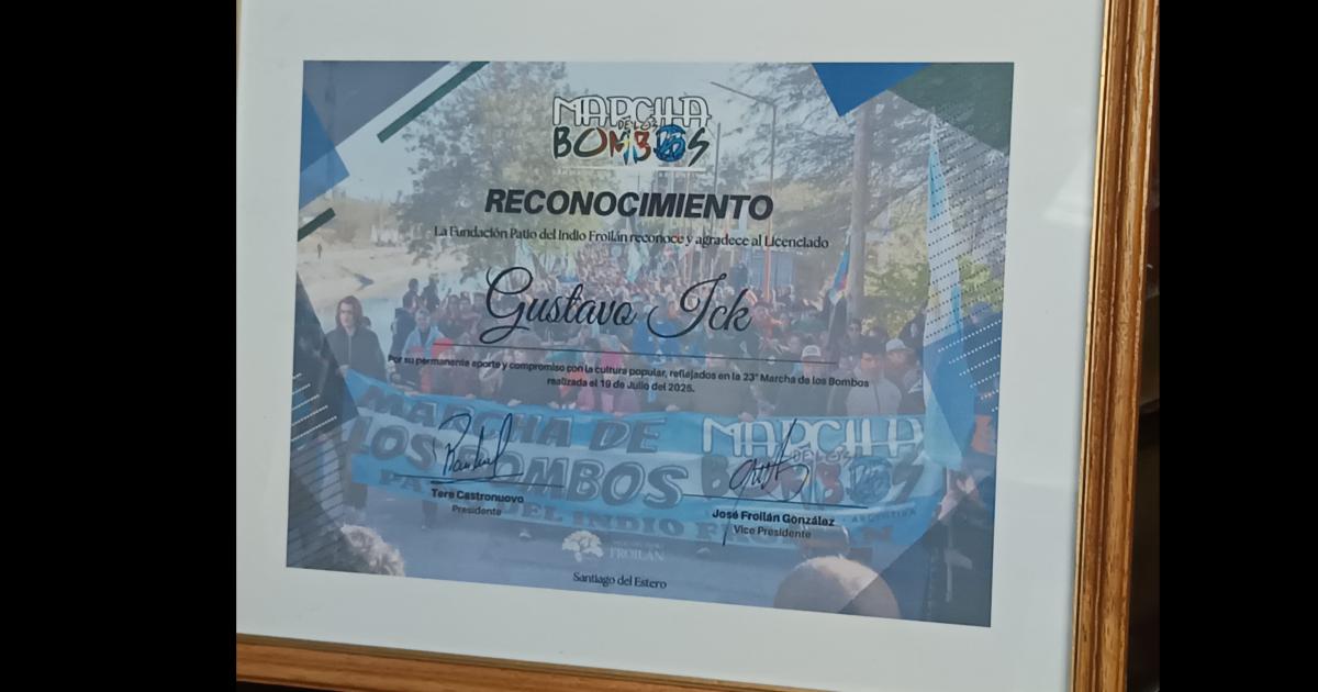 Marcha de los Bombos 2025- Gustavo Ick distinguido por su compromiso con la cultura popular