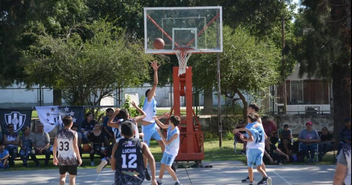 Hoy se inicia la 3ordf temporada de la Liga Municipal de Baacutesquet