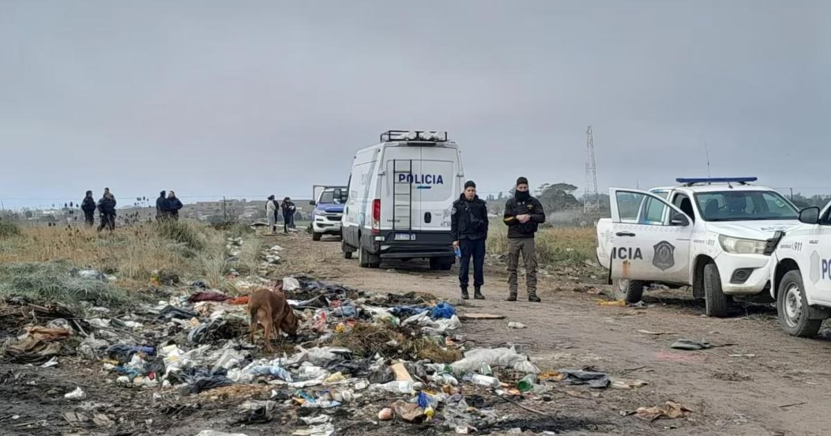 Encontraron un cuerpo calcinado y con una soga en el cuello en un descampado