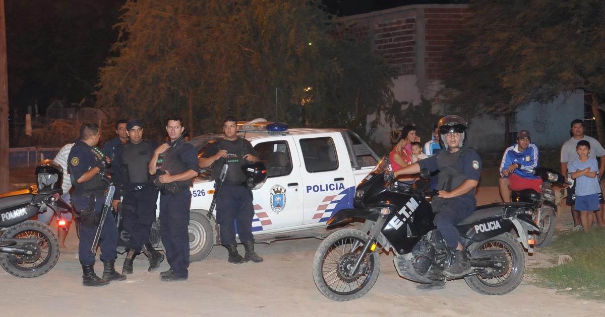 Ladrones interceptan y le roban un par de zapatillas a un joven