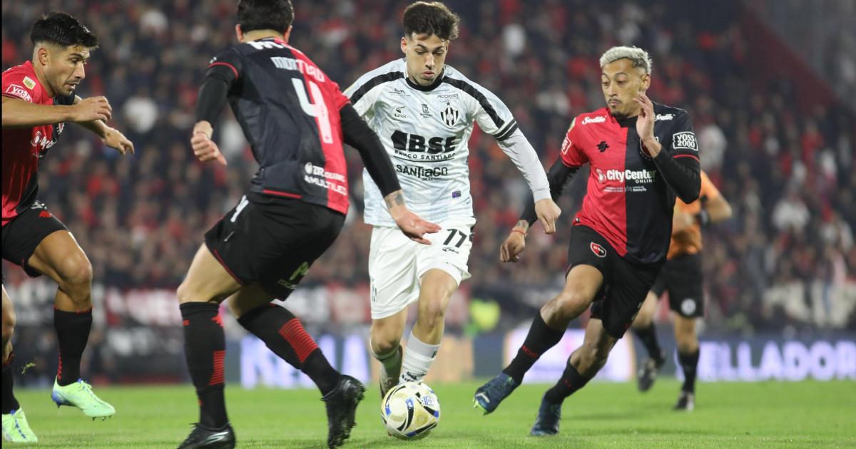 Central Coacuterdoba reaccionoacute raacutepido y empatoacute con Newells 
