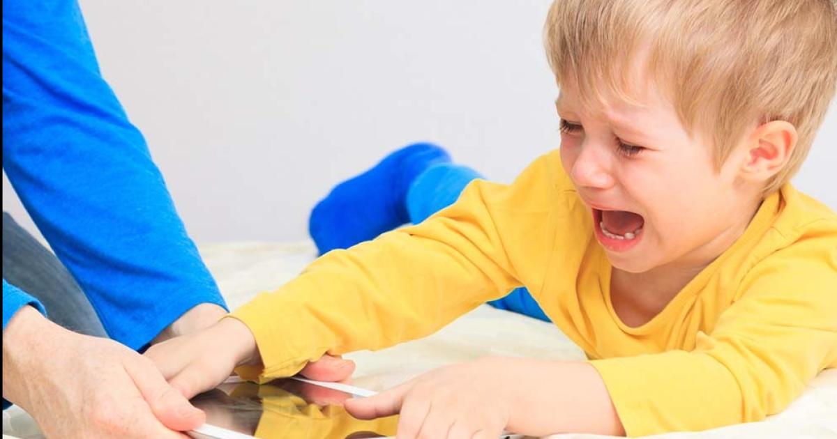 Un drama que crece- por queacute los nintildeos se enojan y lloran cuando se los aparta de los dispositivos