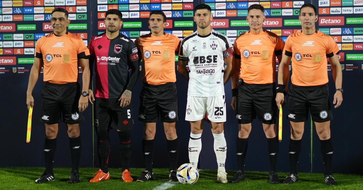 Florentiacuten salioacute con una molestia y encendioacute las alarmas en Central Coacuterdoba