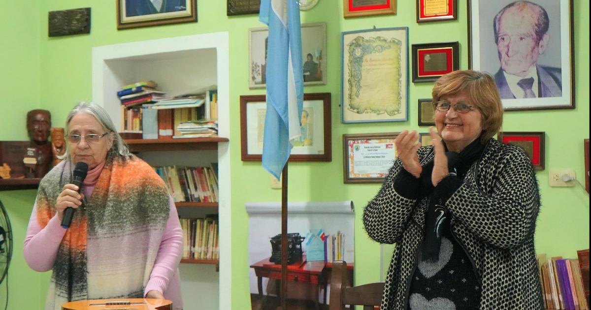 Se desarrolloacute con eacutexito la charla sobre Cantoras populares bandentildeas