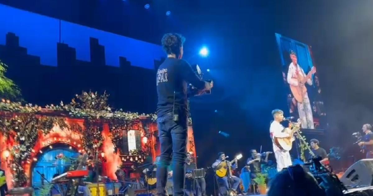 Radamel el changuito de Suncho Corral que conmovioacute a Milo J- iquestse sube hoy al escenario del Movistar Arena