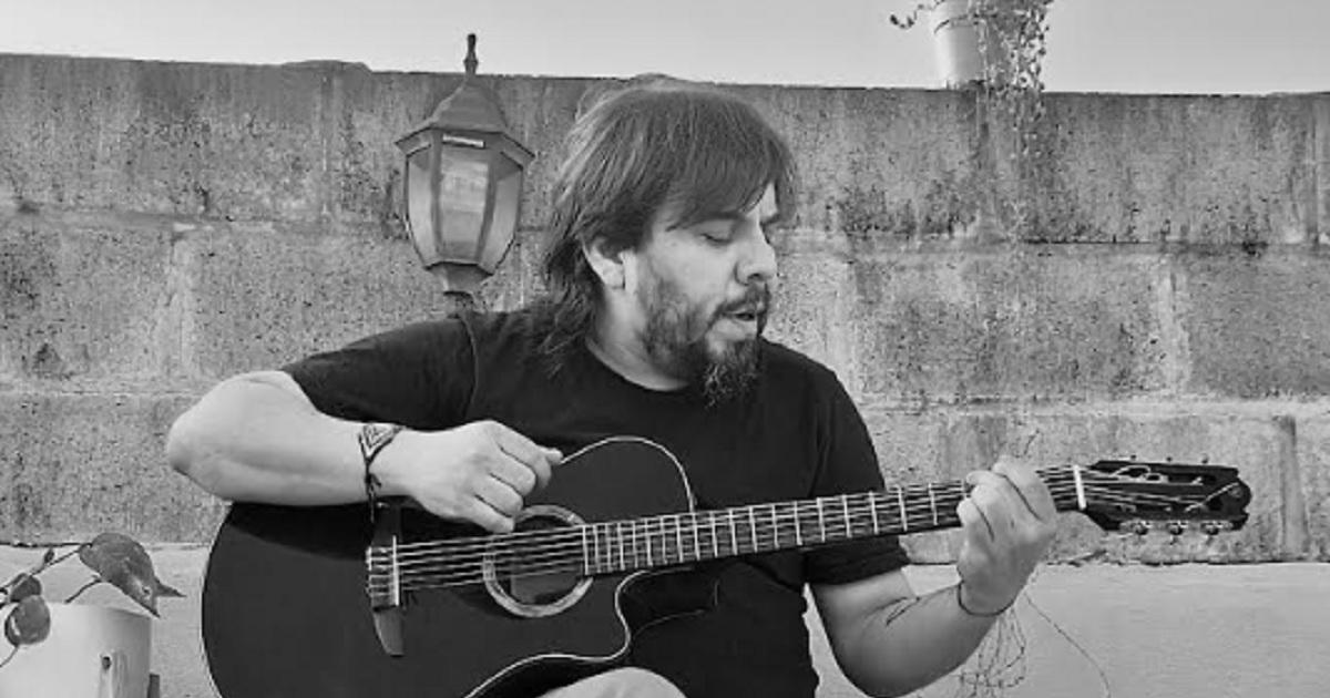 La muacutesica santiaguentildea suena en Europa- Kike Oyola lleva la chacarera al mundo 