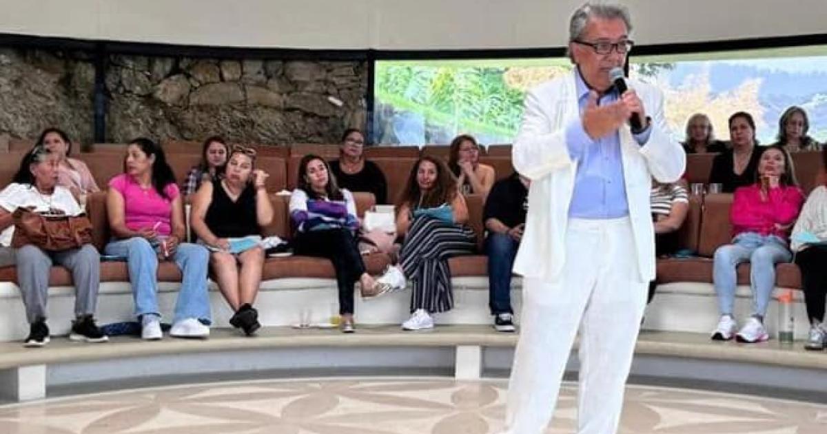 DISERTANTE Las charlas estarn dirigidas por el coach mejicano Carlos Rosales