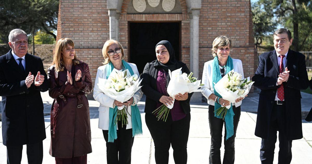 El gobernador visitoacute el Parque del Encuentro junto a mujeres activistas por la paz israeliacutees y palestinas