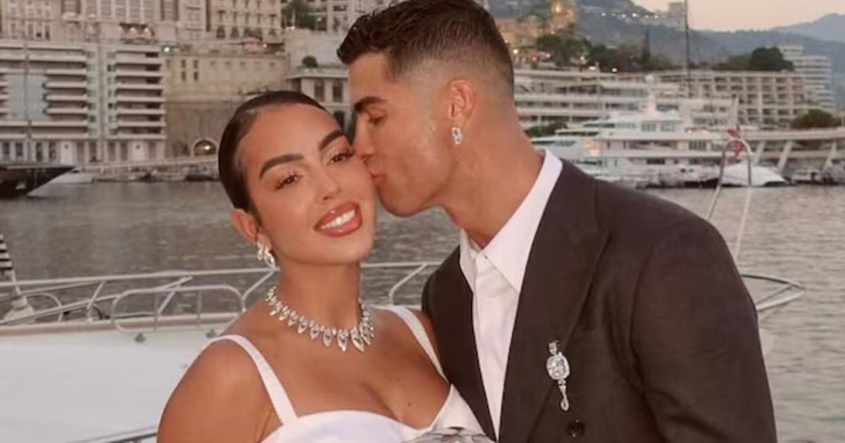 La pareja inició su relación a finales de 2016 cuando el futbolista portugués conoció a Rodríguez en una tienda de Gucci en Madrid