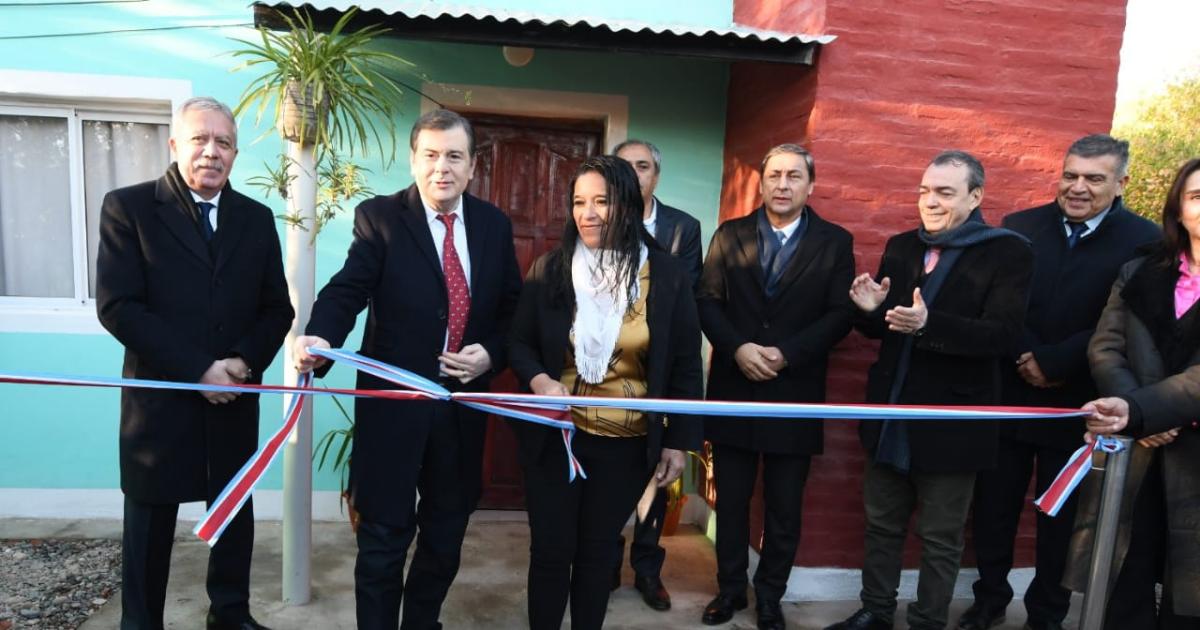 El gobernador Zamora inauguroacute una escuela y entregoacute viviendas sociales en Colonia El Simbolar