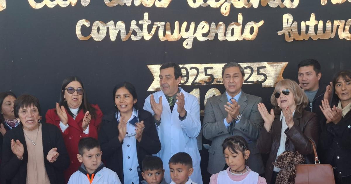 Silva Neder encabezoacute el acto por el Centenario de la Escuela Ndeg413 de Majada Sud