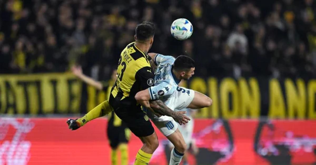 Pentildearol sorprendioacute a Racing y le ganoacute en la ida de los octavos de final de la Copa Libertadores