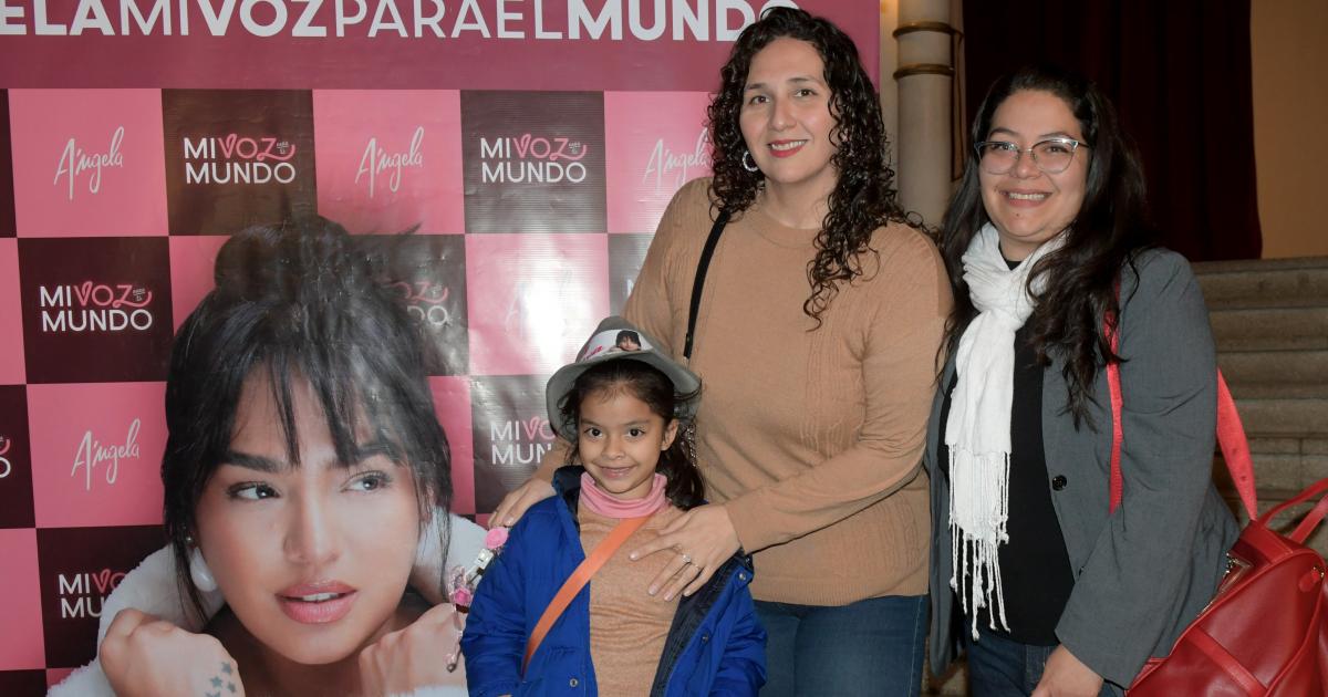 AacuteNGELA LEIVA DELEITOacute A LOS SANTIAGUENtildeOS