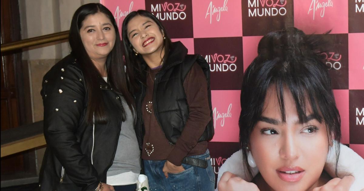 AacuteNGELA LEIVA DELEITOacute A LOS SANTIAGUENtildeOS