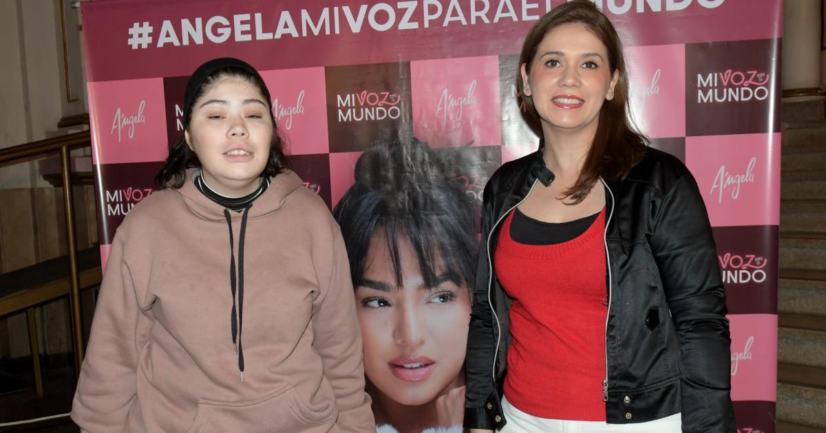 AacuteNGELA LEIVA DELEITOacute A LOS SANTIAGUENtildeOS