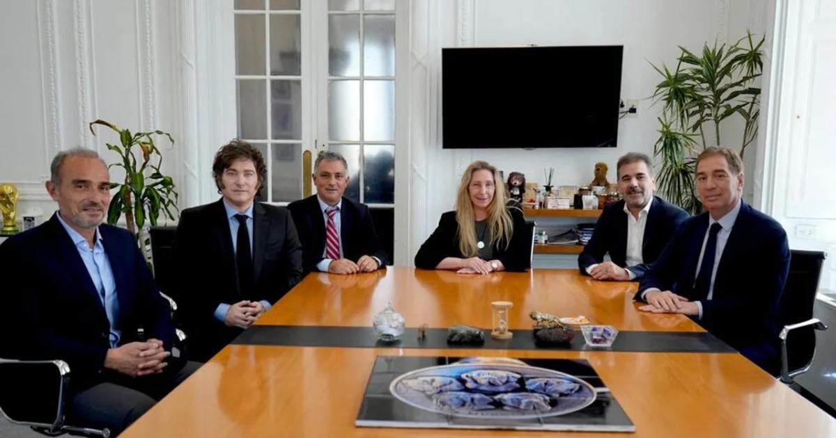 Cumbre en Olivos- Milei cenoacute con diputados aliados en para blindar los vetos a jubilados y discapacidad