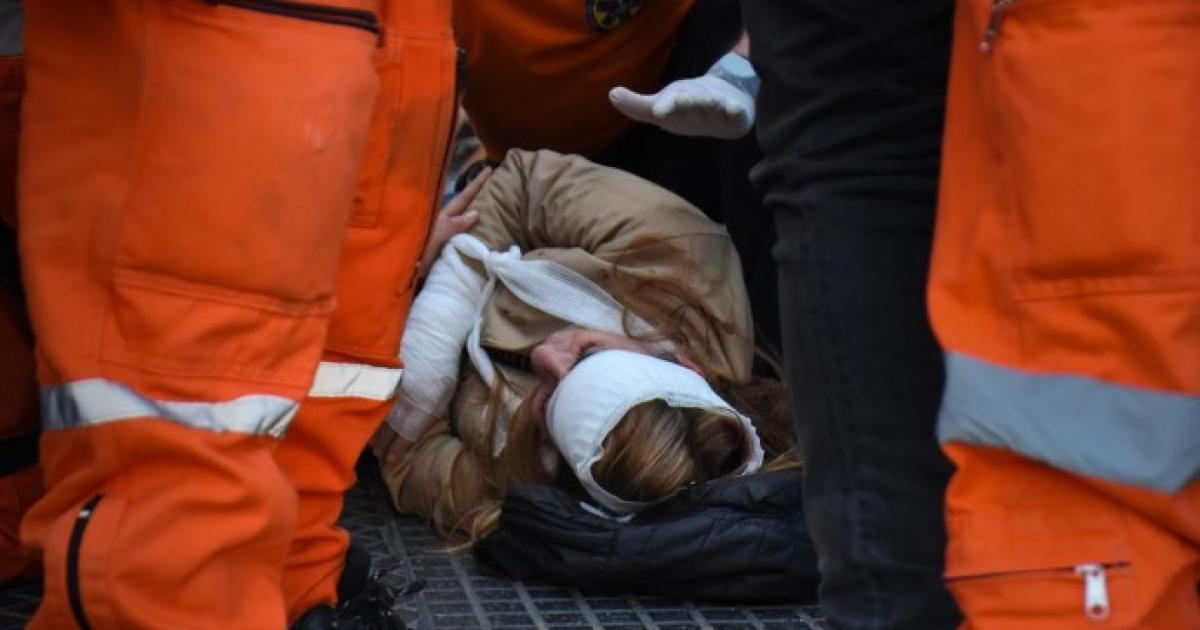 VIDEO  Una manifestante denuncioacute la represioacuten recibida por parte de la Policiacutea en una de las marchas de jubilados