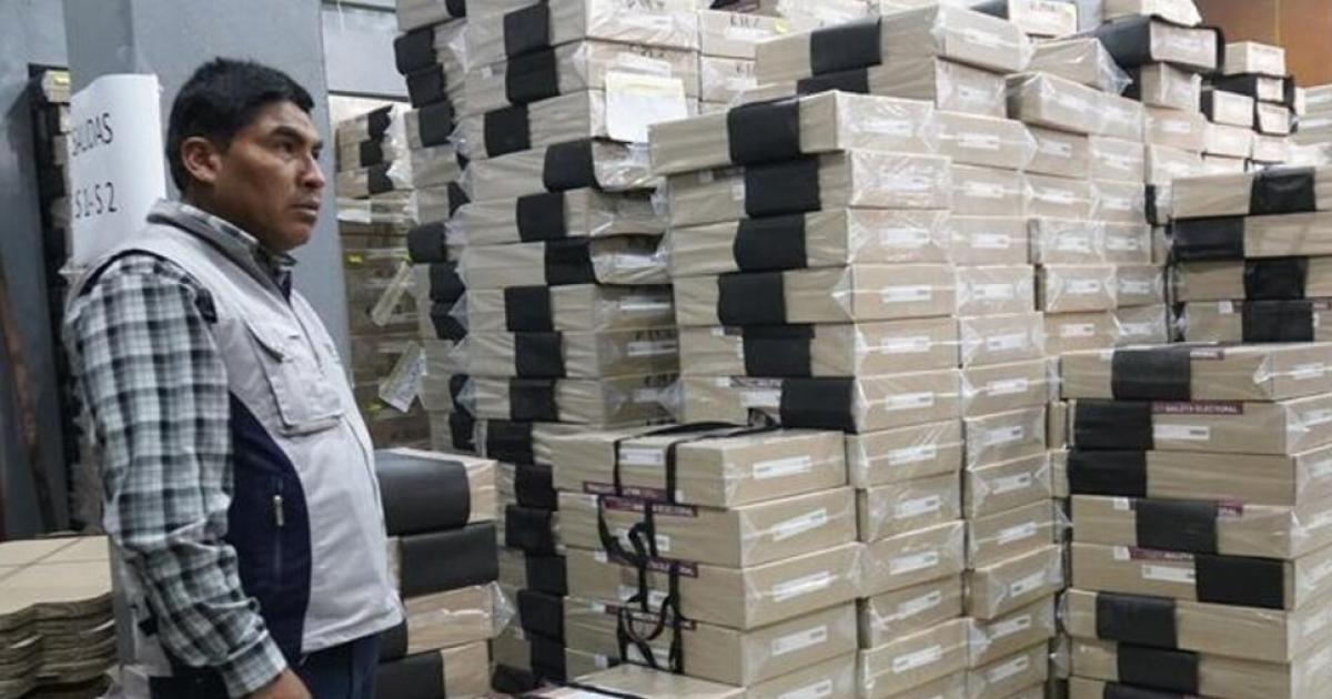 Lanzan paquetes de ayuda desde el aire en la Franja de Gaza