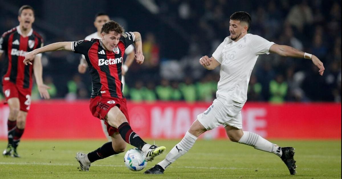 River reaccionó en el complemento pero igualó con Libertad