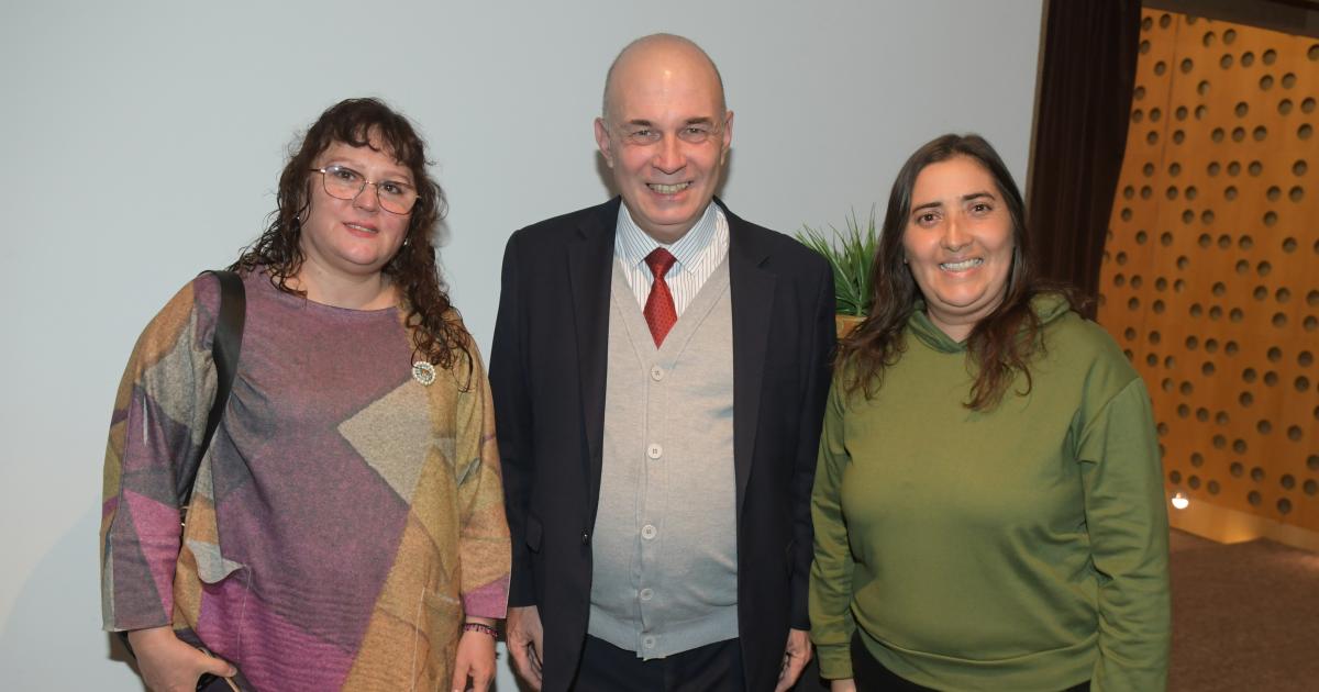 EL PROFESOR LAZZARI DISERTOacute EN EL CCB