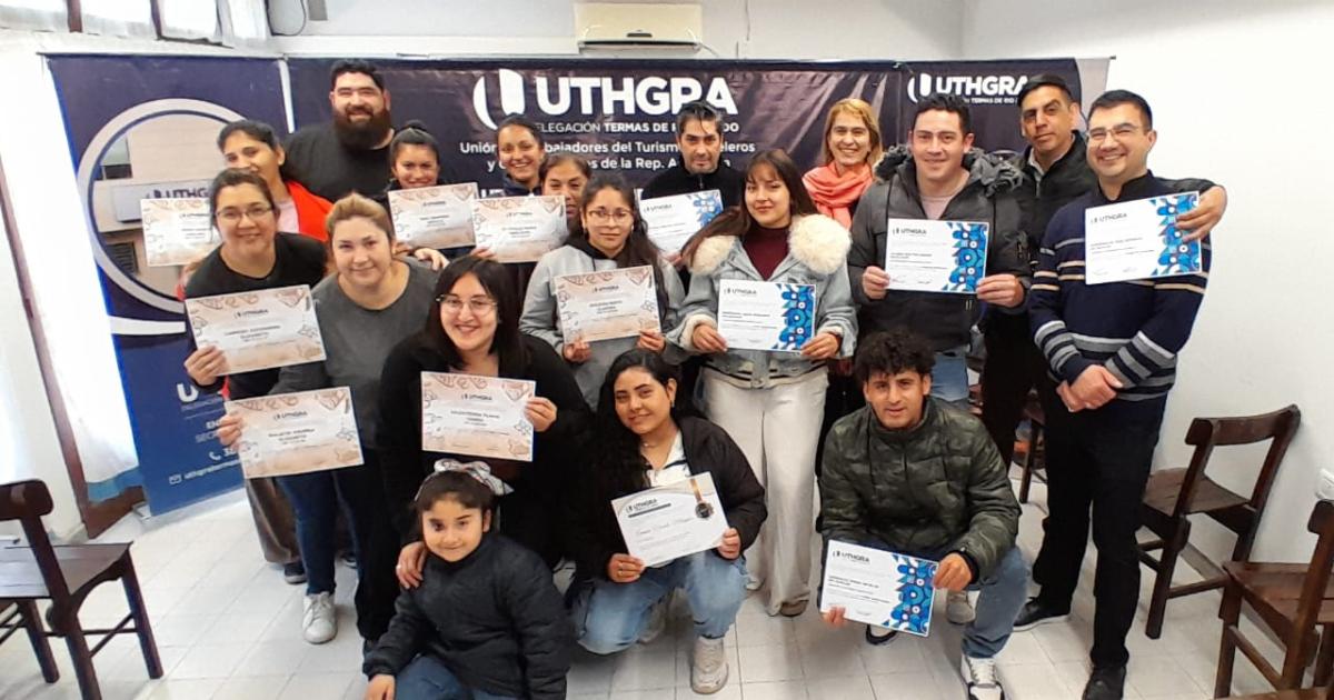 El gremio gastronoacutemico entregoacute certificados y anuncioacute nuevos cursos