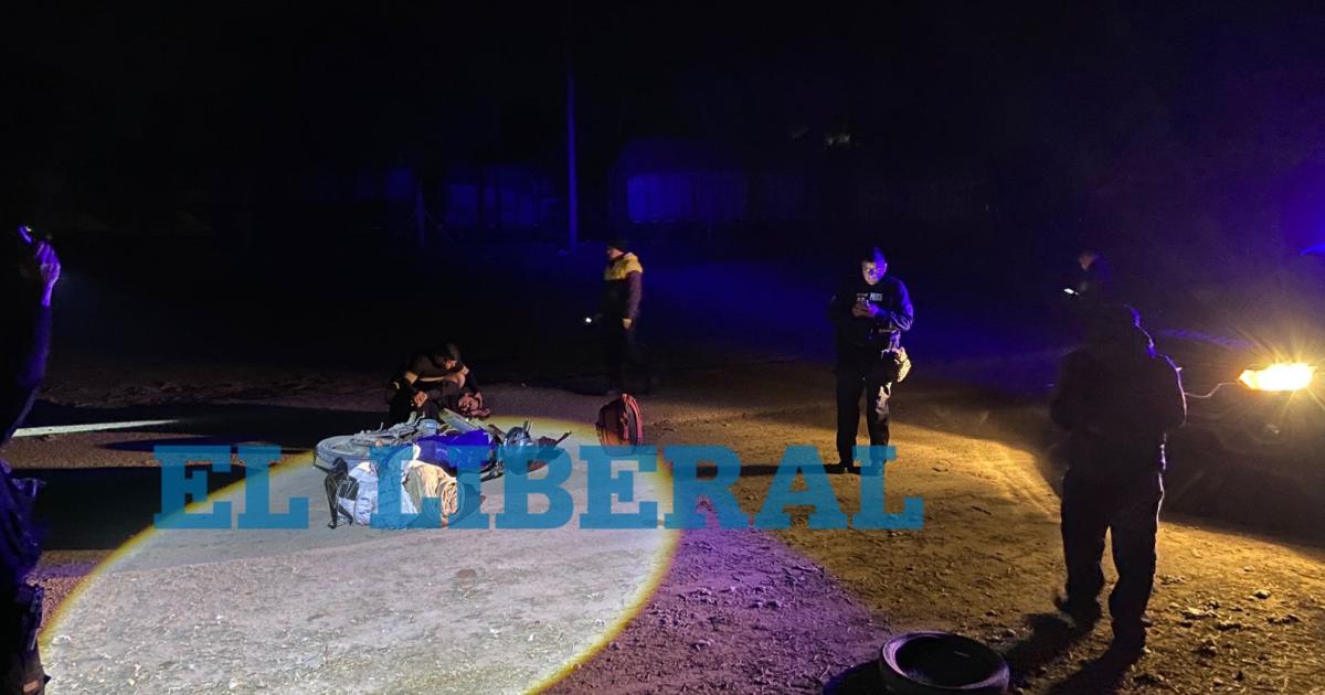 Quimiliacute- una ciclista fue embestida por una moto y sufrioacute heridas de consideracioacuten