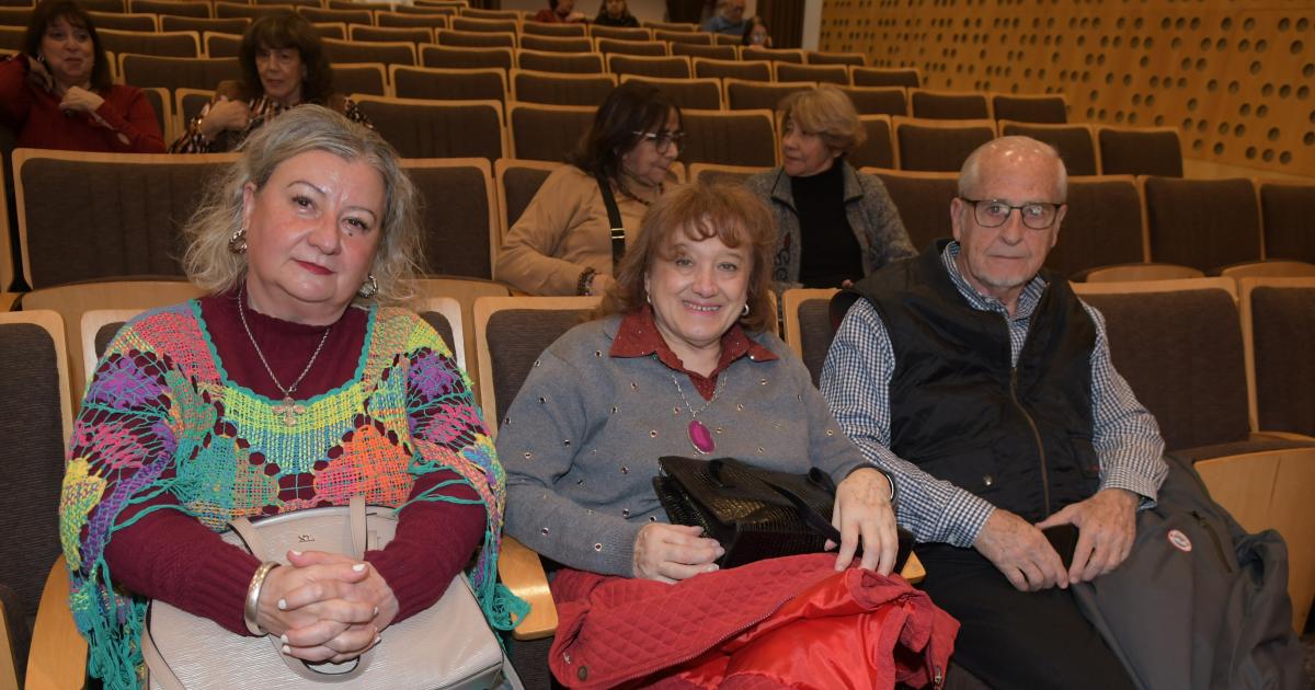 EL PROFESOR LAZZARI DISERTOacute EN EL CCB