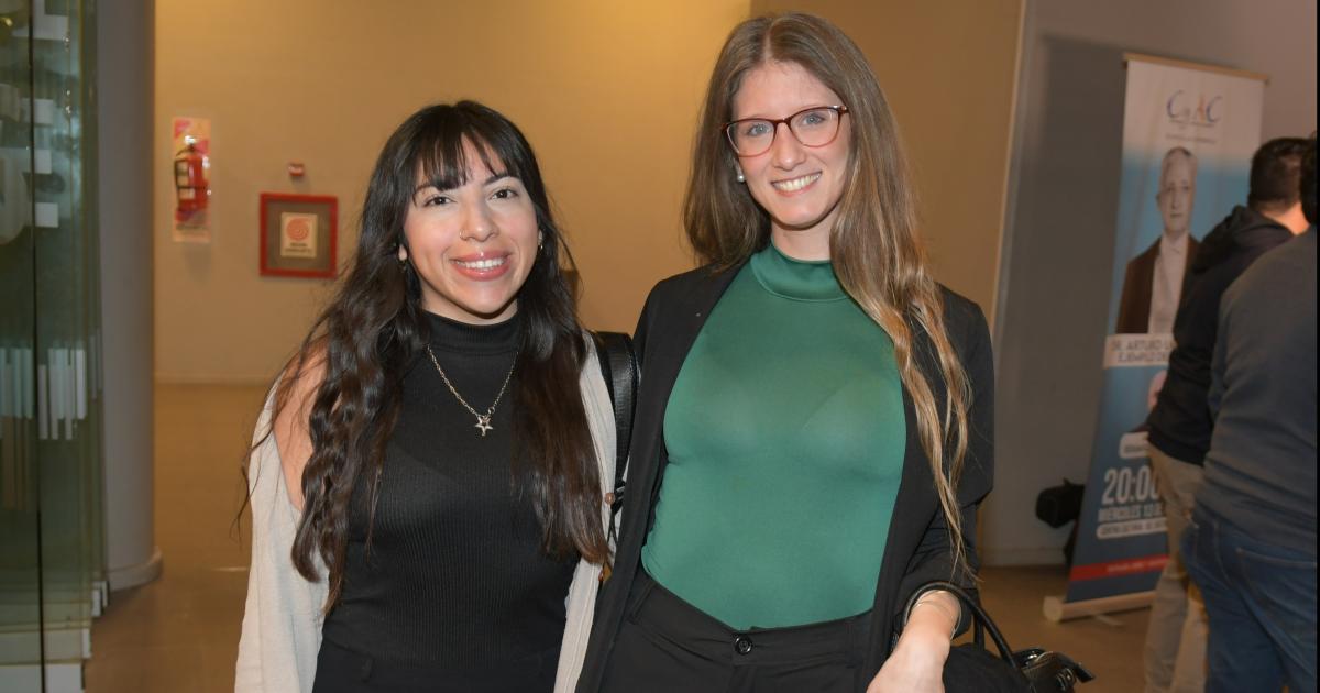 EL PROFESOR LAZZARI DISERTOacute EN EL CCB