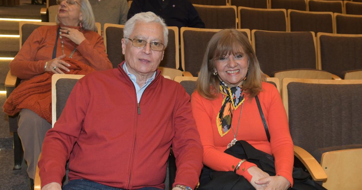 EL PROFESOR LAZZARI DISERTOacute EN EL CCB